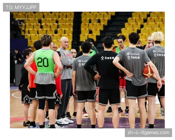 日本队科克归化球员 得到12分10篮板两双数据